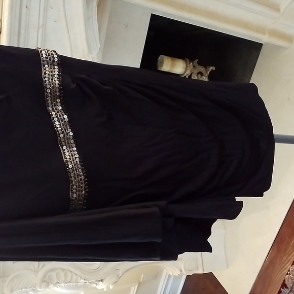 Cache. One-Shoulder, Cascading, Draped-Sleeve, Ruched Black Dress. Beaded Silky - Picture 13 of 16